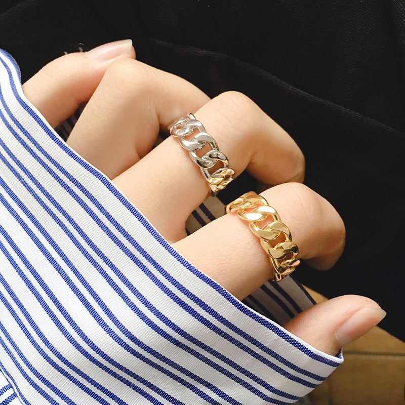 Modern Knot Golden Ring - Jera Paris Jewelry