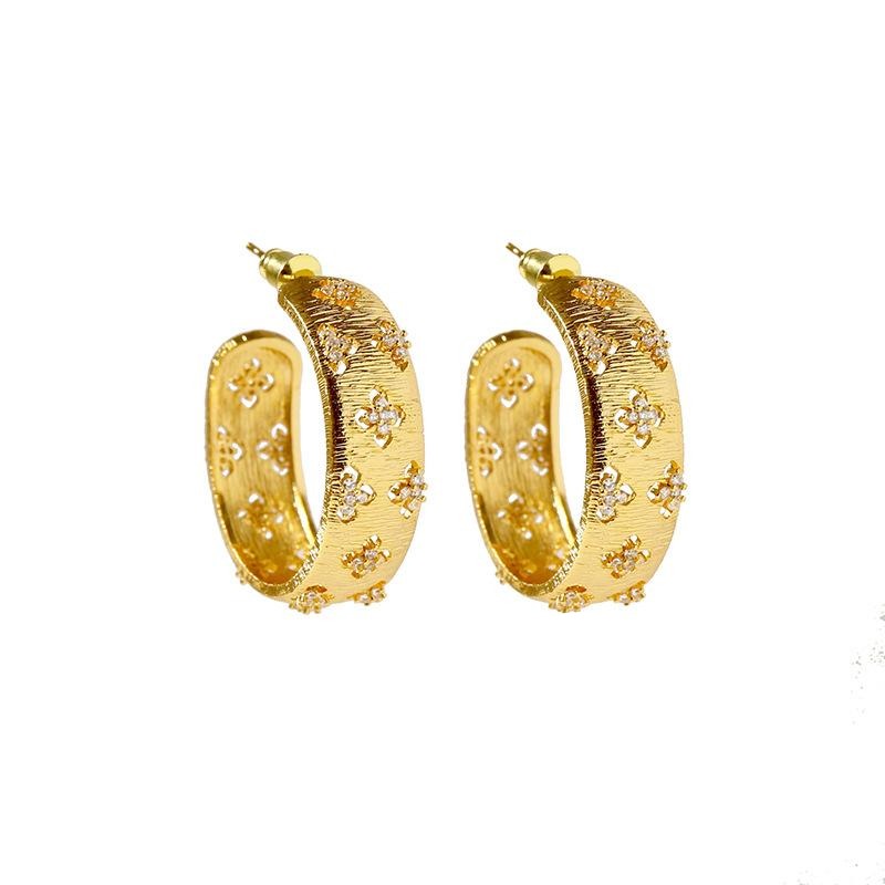 Vintage Chic Golden Hoop Earrings - Jera Paris Jewelry