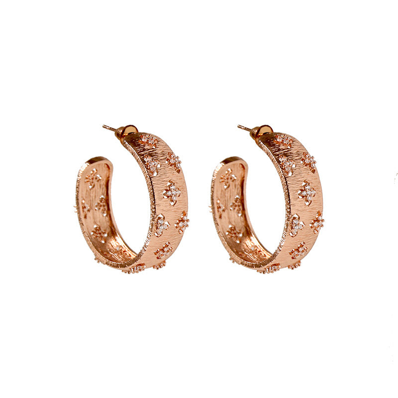 Vintage Chic Golden Hoop Earrings - Jera Paris Jewelry