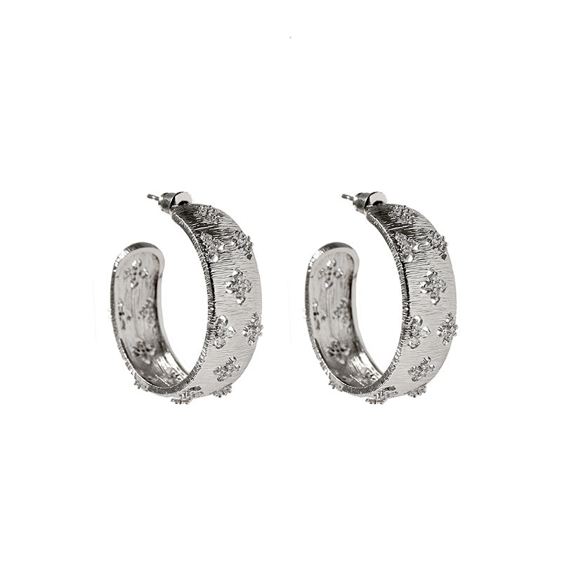 Vintage Chic Golden Hoop Earrings - Jera Paris Jewelry