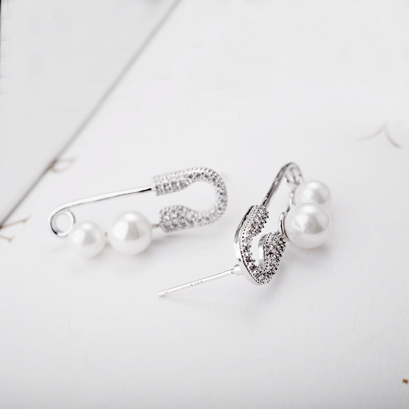 Chic Shell Pearl Pave Earrings - Jera Paris Jewelry