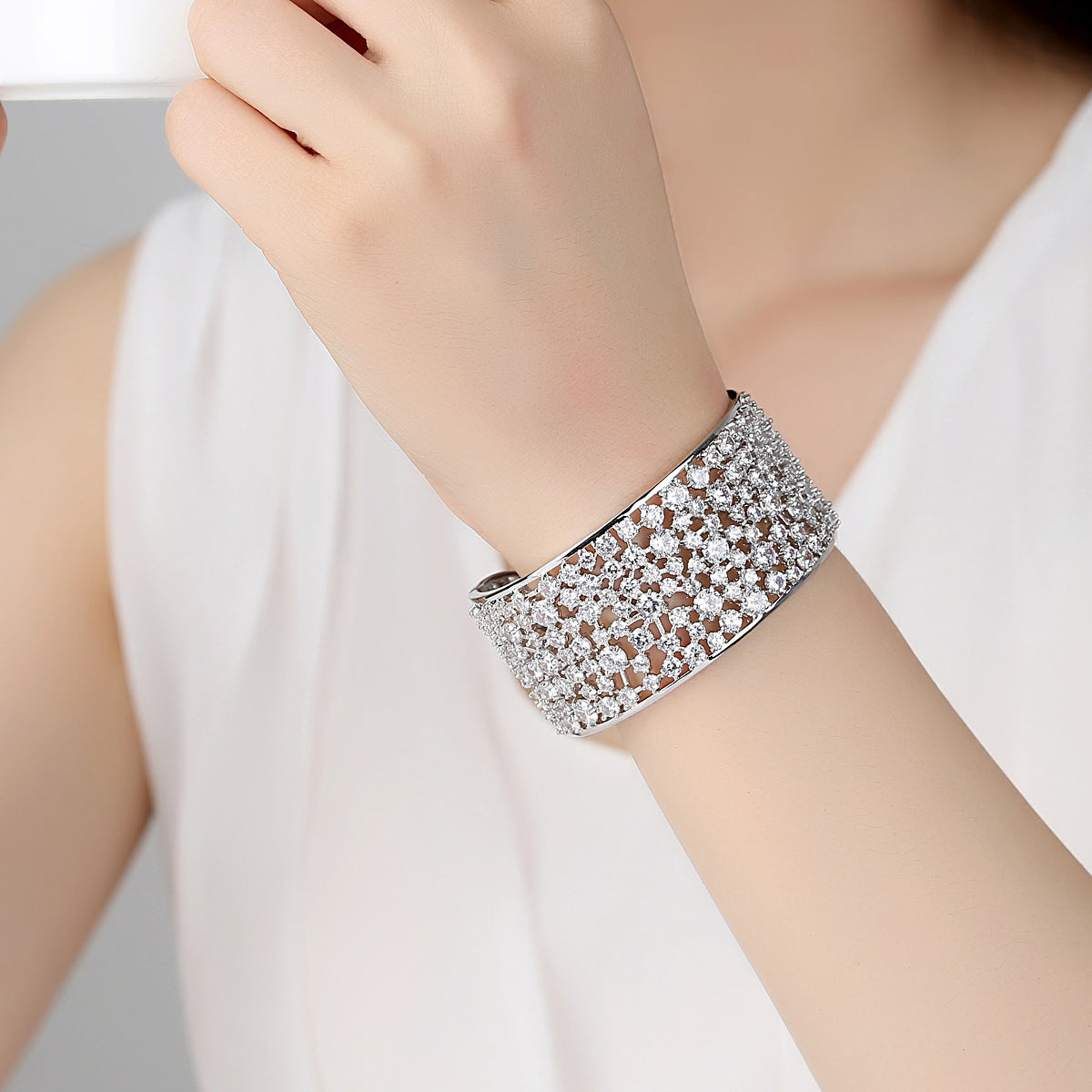 Diva Statement Bangle Bracelet - Jera Paris Jewelry