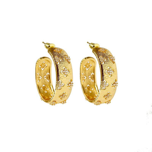 Vintage Chic Golden Hoop Earrings - Jera Paris Jewelry