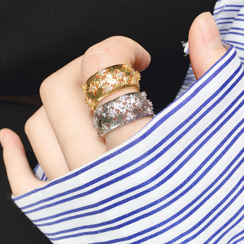 Vintage Chic Golden Hoop Ring - Jera Paris Jewelry